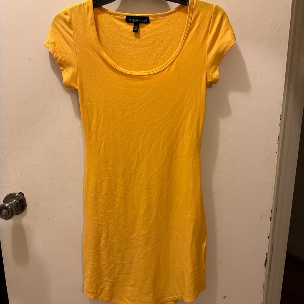 Derek Heart Sunny Yellow Short Sleeve Tee